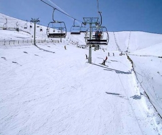  4-seater chairlifts 